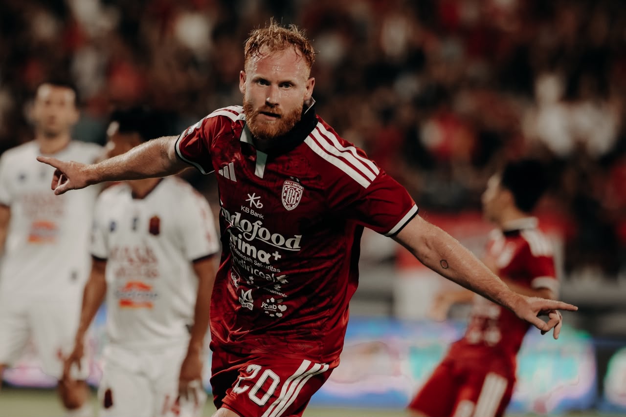 Foto dari berita resmi Bali United tentang hattrick Jort van der Sande