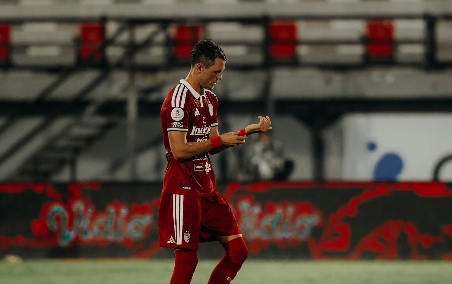 Foto asli berita Thomas Lam dan kartu merah