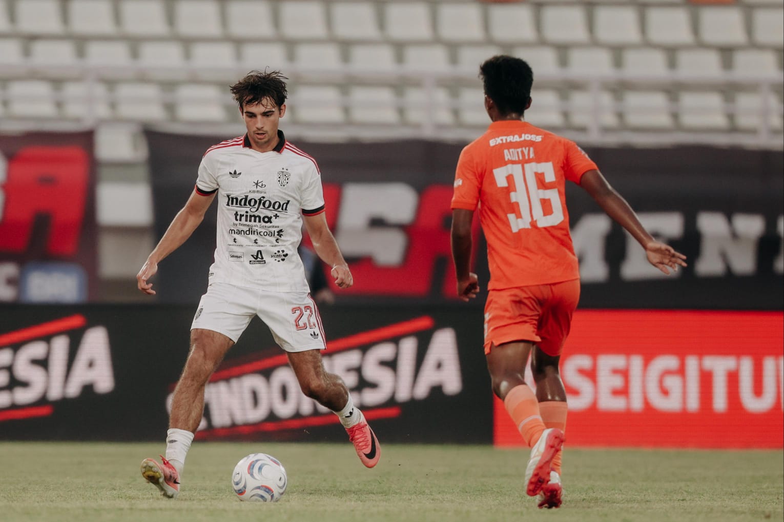 Foto asli berita Tim Geypens jelang Java United