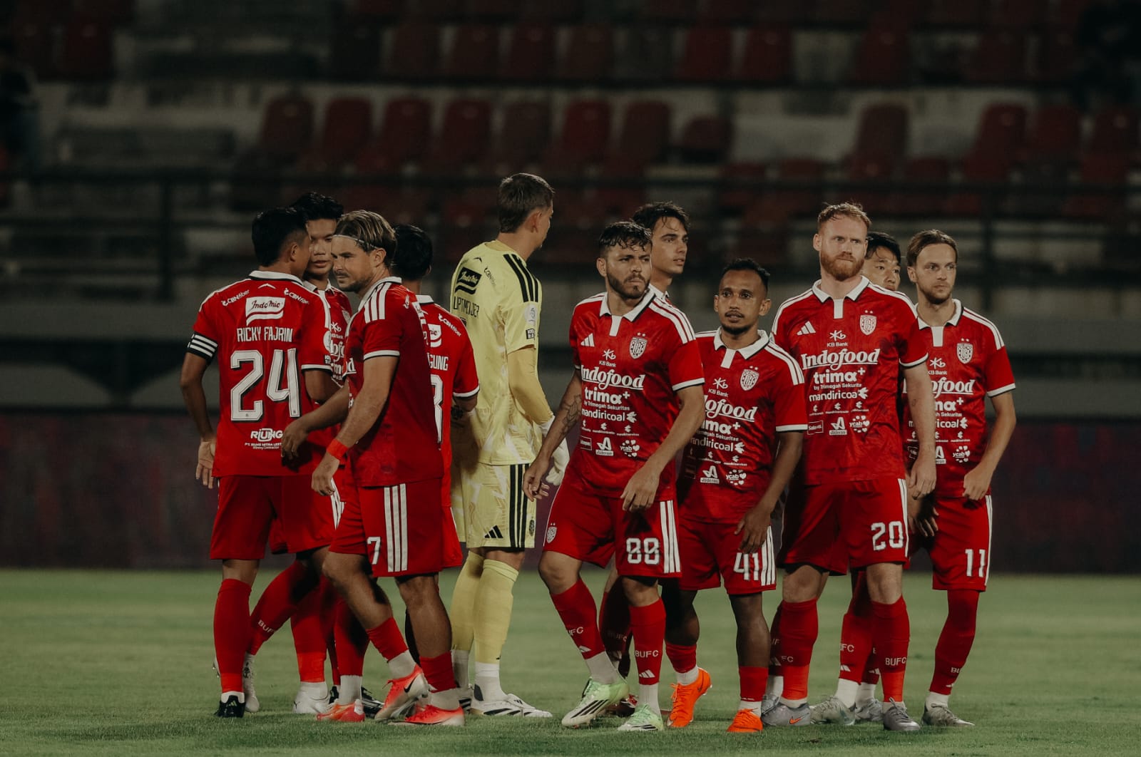 Foto asli berita persiapan Bali United menghadapi Java United